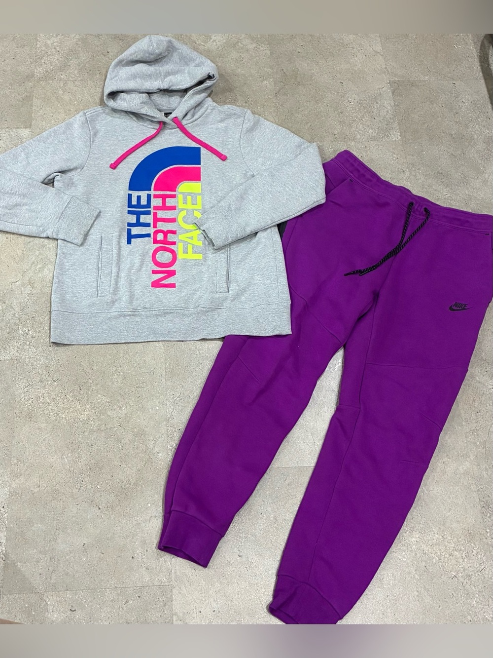 Women’s NIKE/NORTH FACE Jogger Sweatpants & Sweatshirt, sz Large